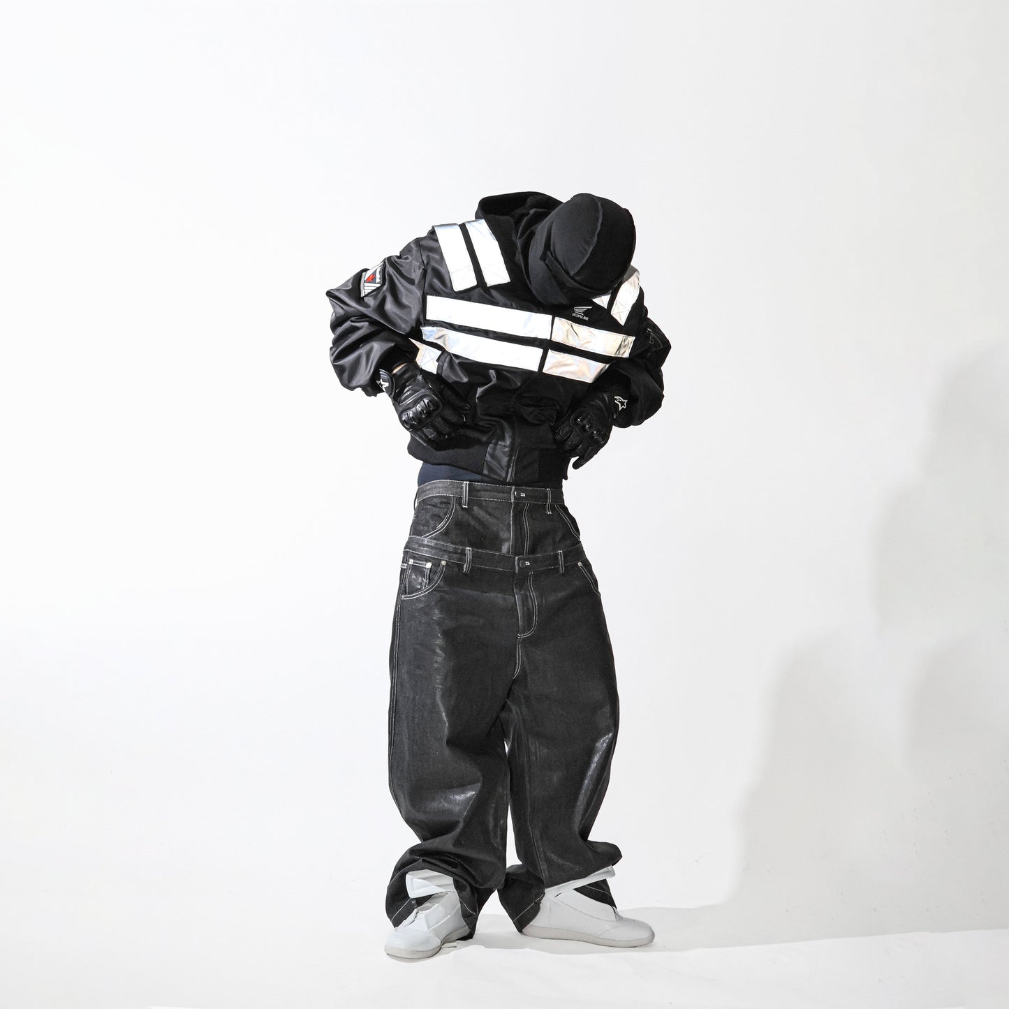 Replaceable-reflective-strip bomber jacket