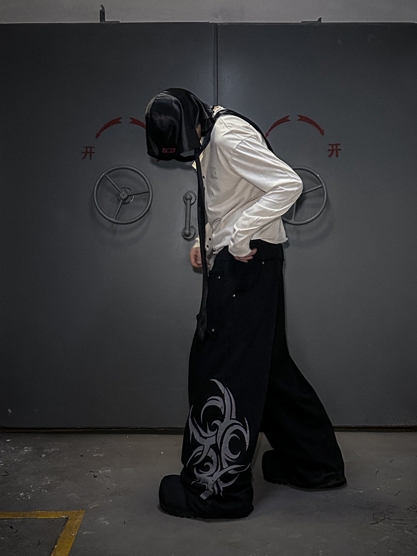 Totem printed baggy sweatpants