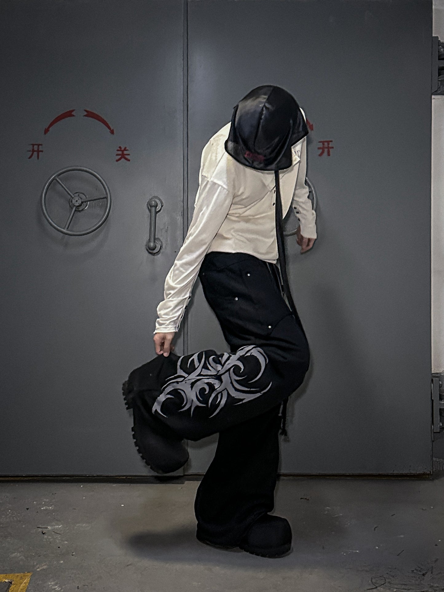 Totem printed baggy sweatpants