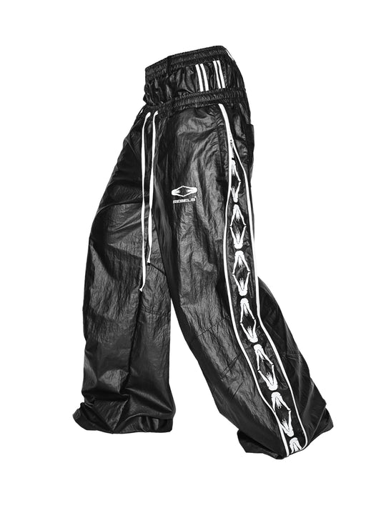 'Sexy Girl' SAGGING pants